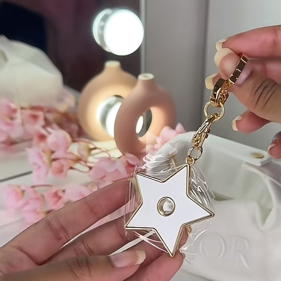 Dior Star Keychain Bag Charm White & Gold - Picture 1 of 4